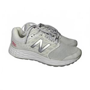 New Balance Women's Sneakers Size 9 White Lightweight Running Shoes